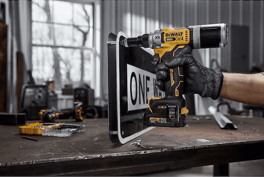 https://protoolinnovationawards.com/wp-content/uploads/2023/08/DEWALT-DCF414-20V-MAX-XR-Brushless-Cordless-1-4-Rivet-Tool.png